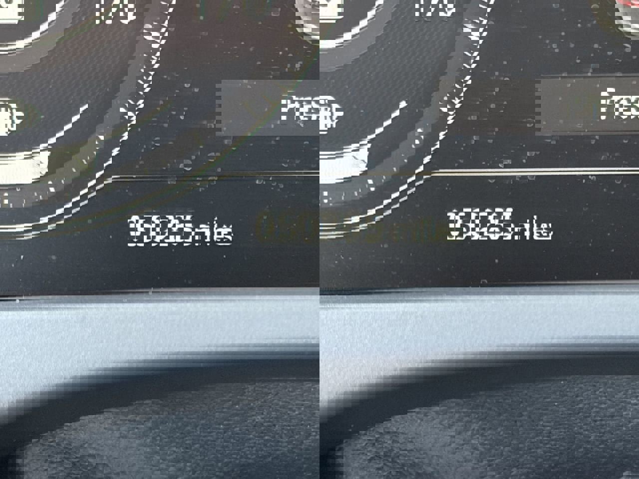 Used 2019 Jaguar F-PACE S image 23