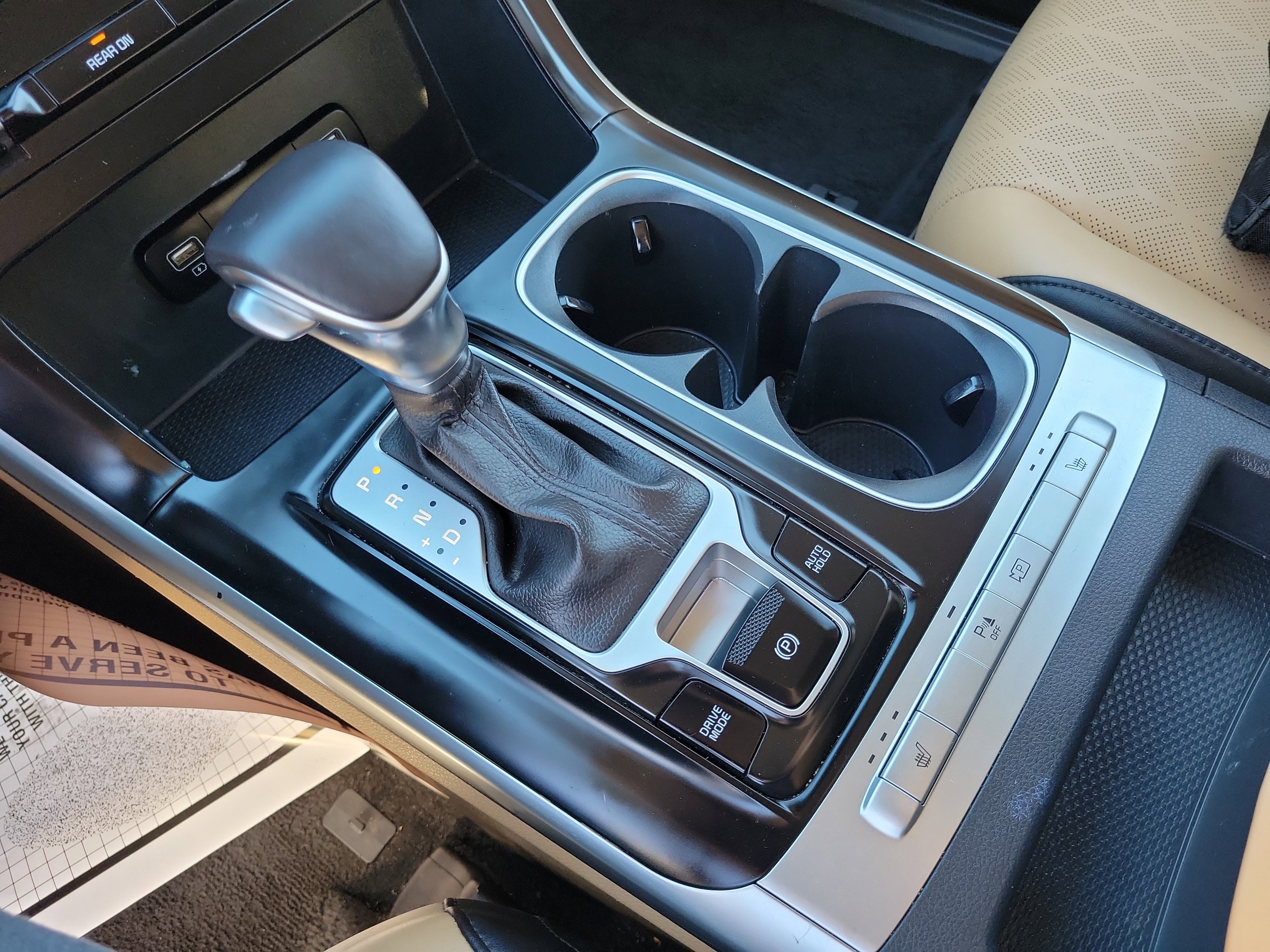 Used 2024 Kia Carnival LX FWD image 10
