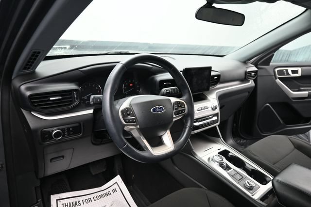 Used 2023 Ford Explorer XLT AWD/4WD image 15