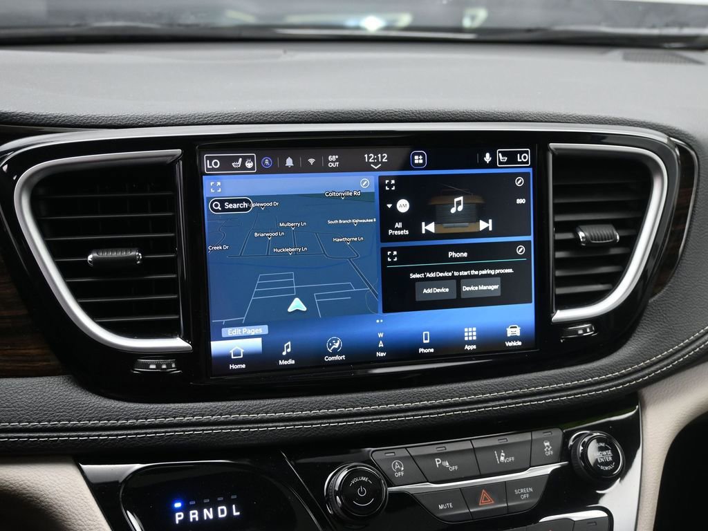 Used 2023 Chrysler Pacifica Limited FWD image 16