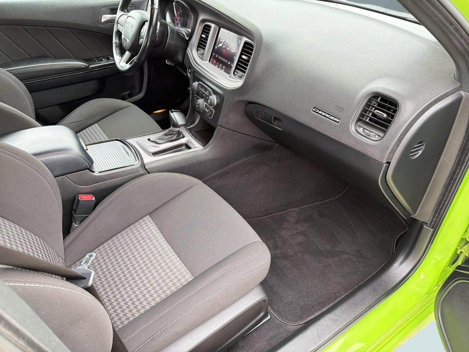 Used 2023 Dodge Charger R/T w/ Blacktop Package RWD image 31