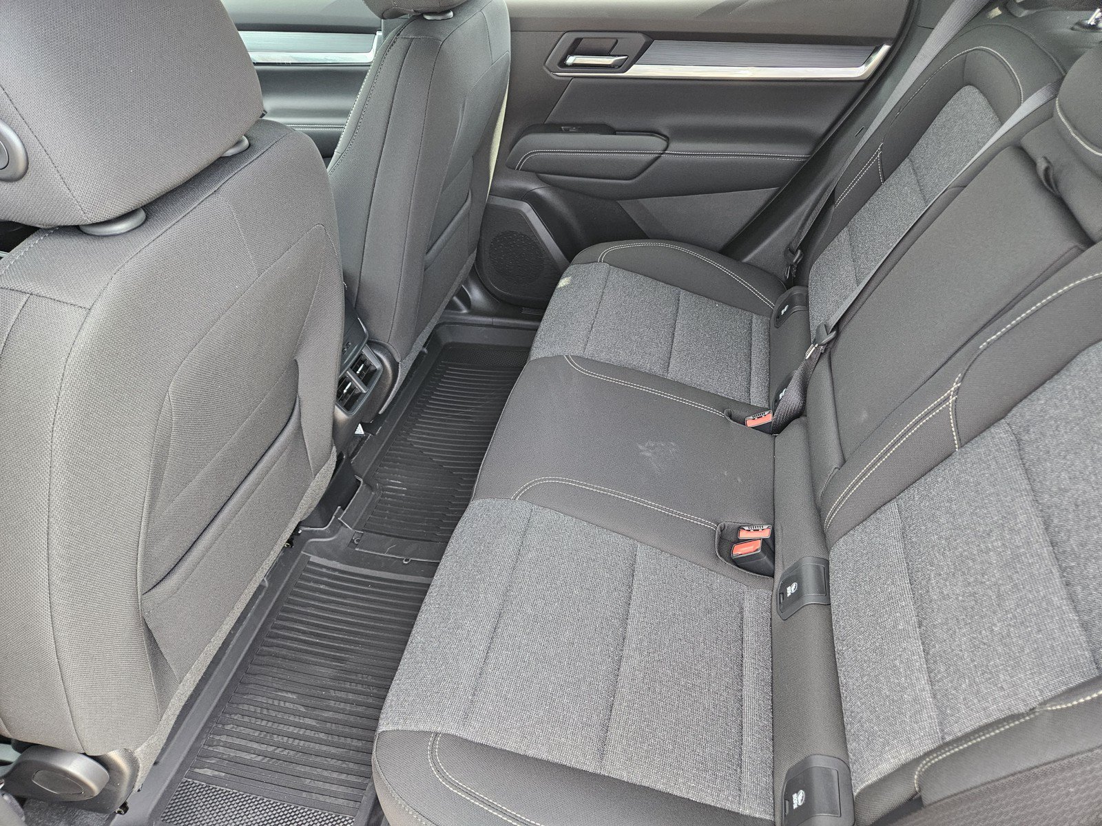 New 2027 GMC Terrain Elevation w/ LPO, Floor Liner Package FWD image 19