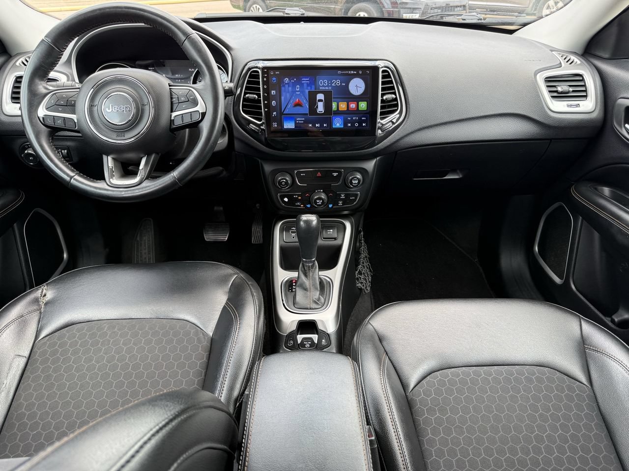Used 2018 Jeep Compass Latitude w/ Popular Equipment Group FWD image 10