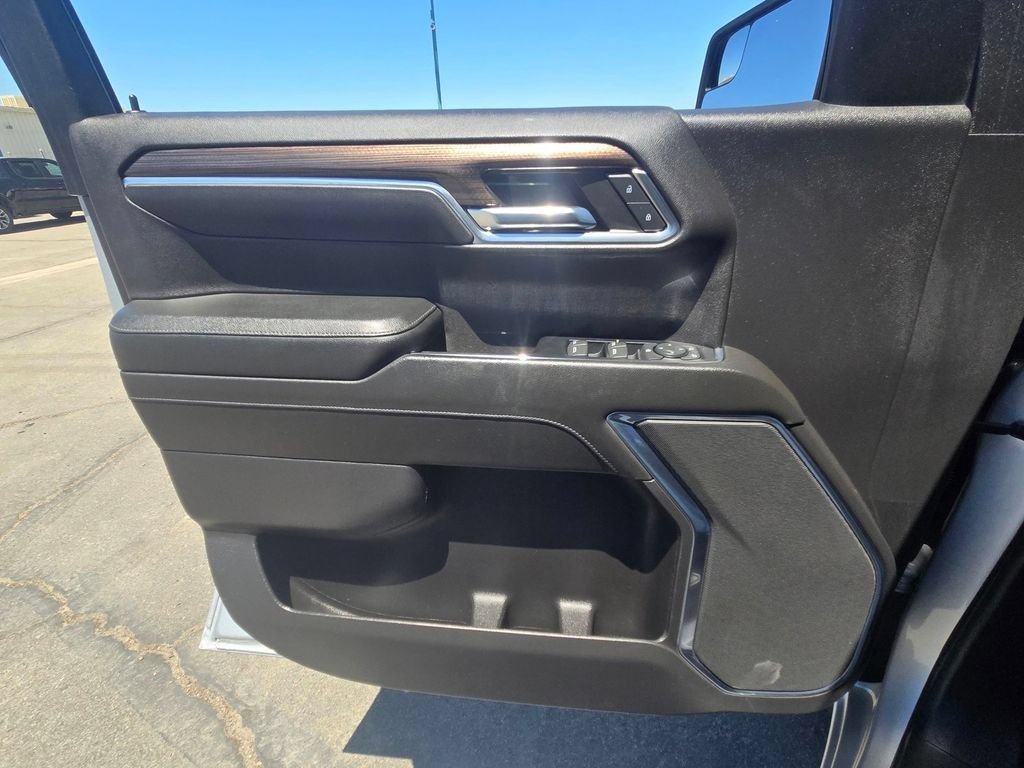 Used 2022 Chevrolet Silverado 1500 RST AWD/4WD image 17