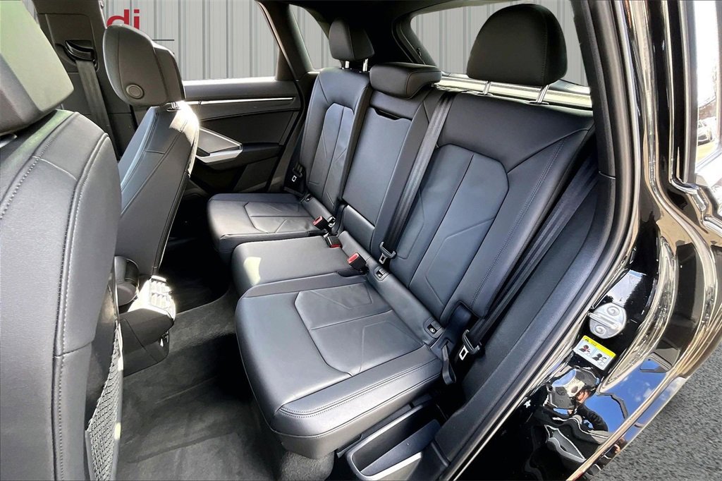 Used 2025 Audi Q3 2.0T Premium Plus w/ Premium Plus Package image 22