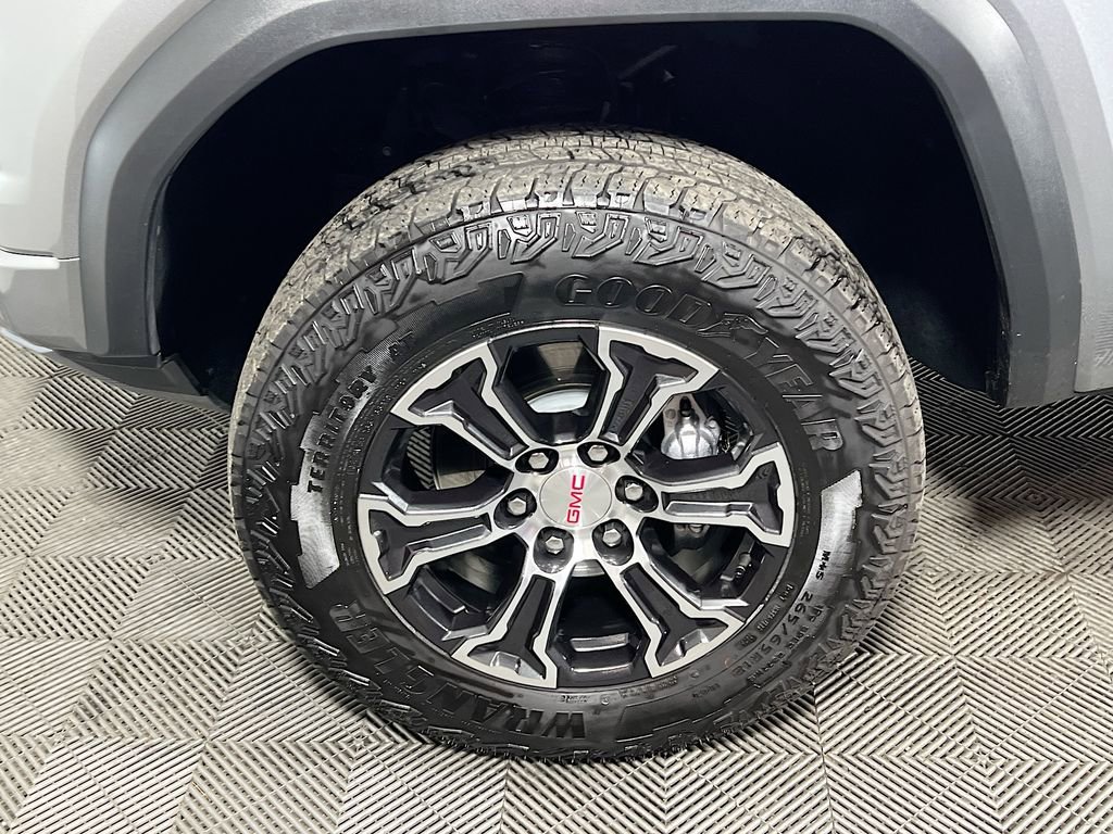Used 2025 GMC Canyon AT4 image 27
