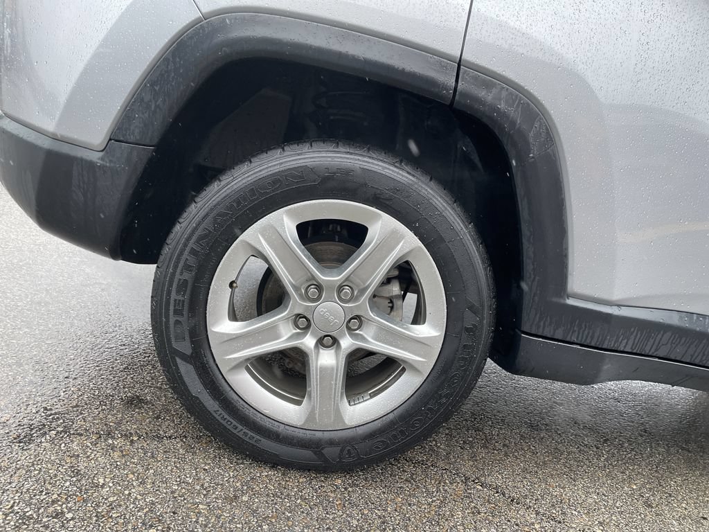 Used 2024 Jeep Compass Latitude AWD/4WD image 12