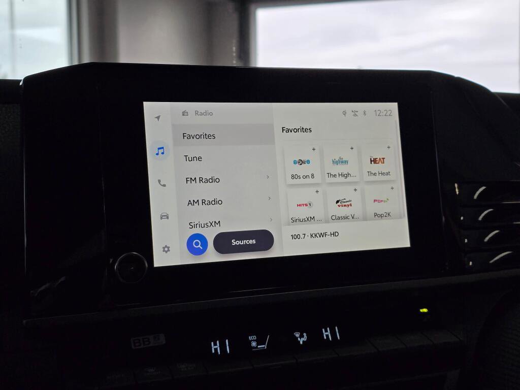 Used 2025 Toyota Camry SE image 30