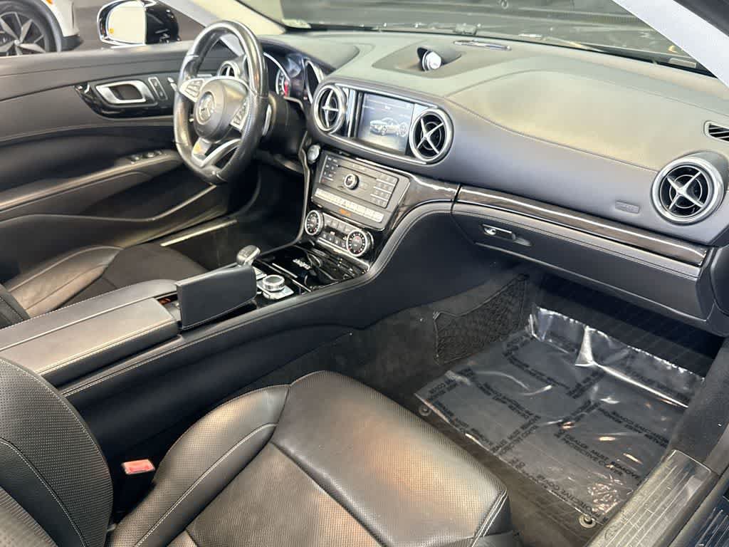 Used 2017 Mercedes-Benz SL 550 image 22