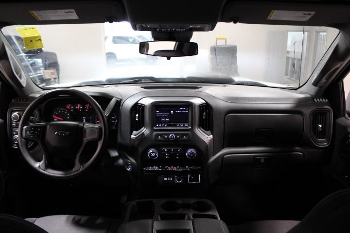 Used 2025 Chevrolet Silverado 1500 Custom Trail Boss w/ Turbomax Blackout Package image 2