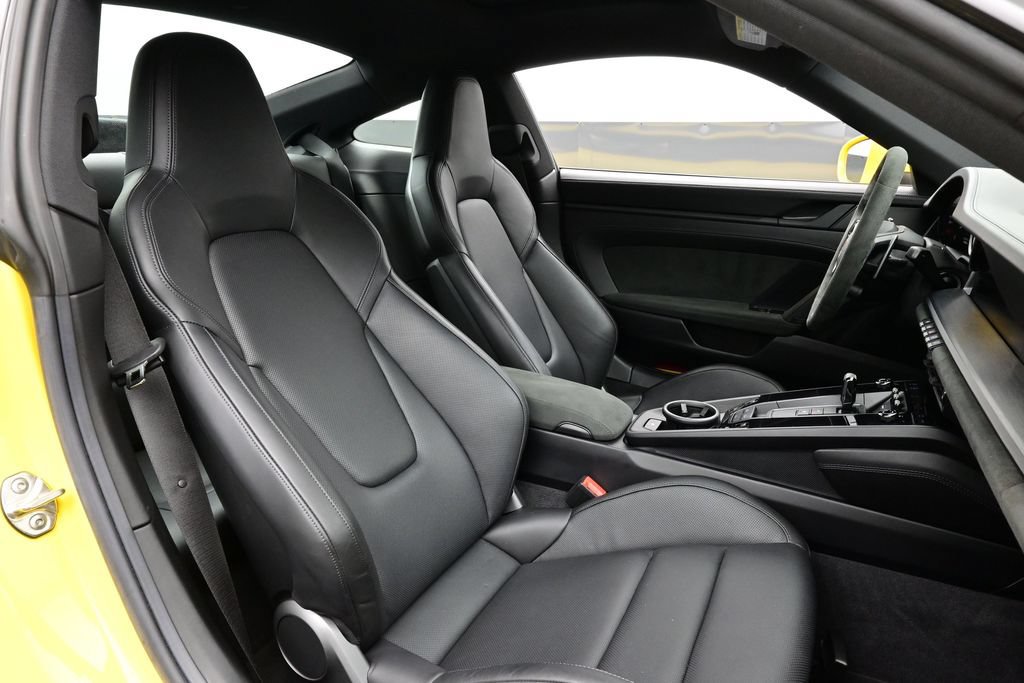 Certified 2024 Porsche 911 Carrera GTS RWD image 13