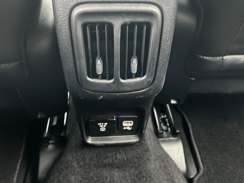 Used 2018 Jeep Compass Latitude w/ Popular Equipment Group FWD image 19