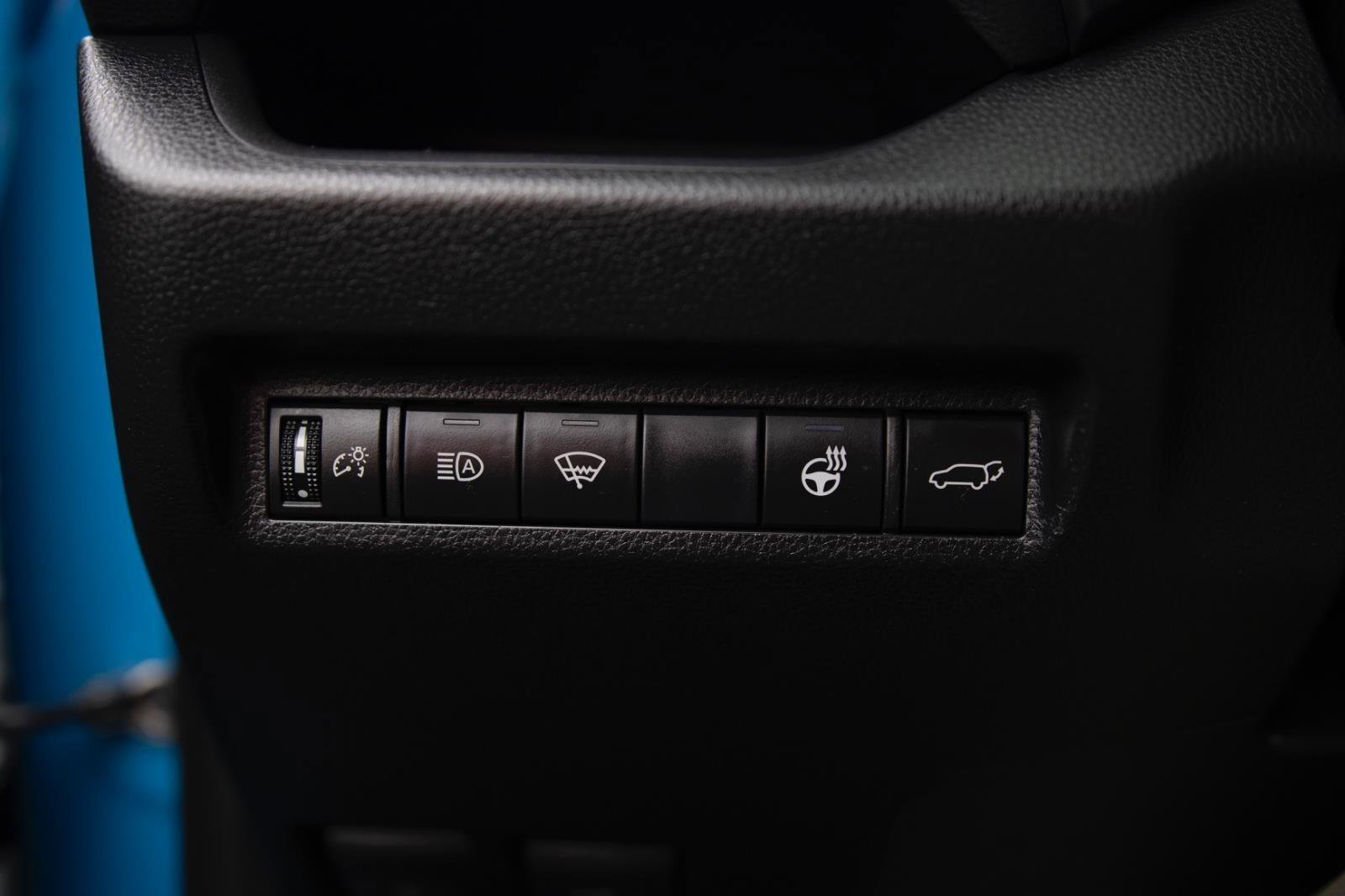 Used 2019 Toyota RAV4 XLE Premium w/ Cold Weather Package AWD/4WD image 11