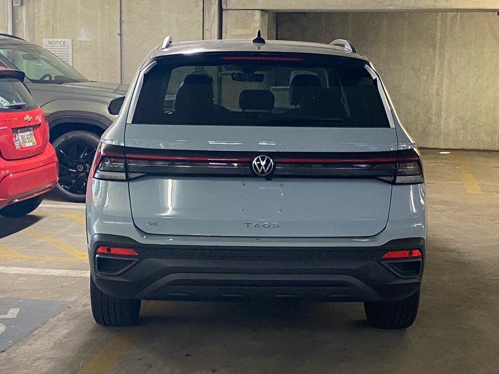 New 2025 Volkswagen Taos SE image 2