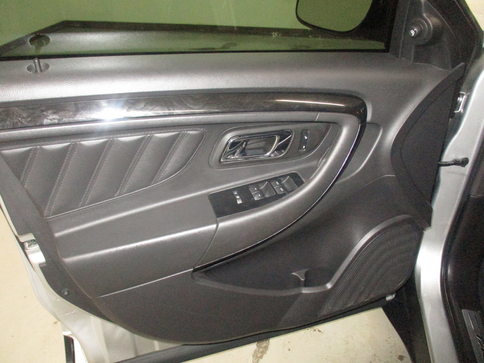 Used 2010 Ford Taurus Limited AWD/4WD image 20