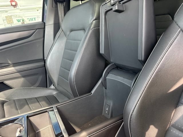 Used 2024 Volkswagen Atlas Cross Sport SEL R-Line AWD/4WD image 26