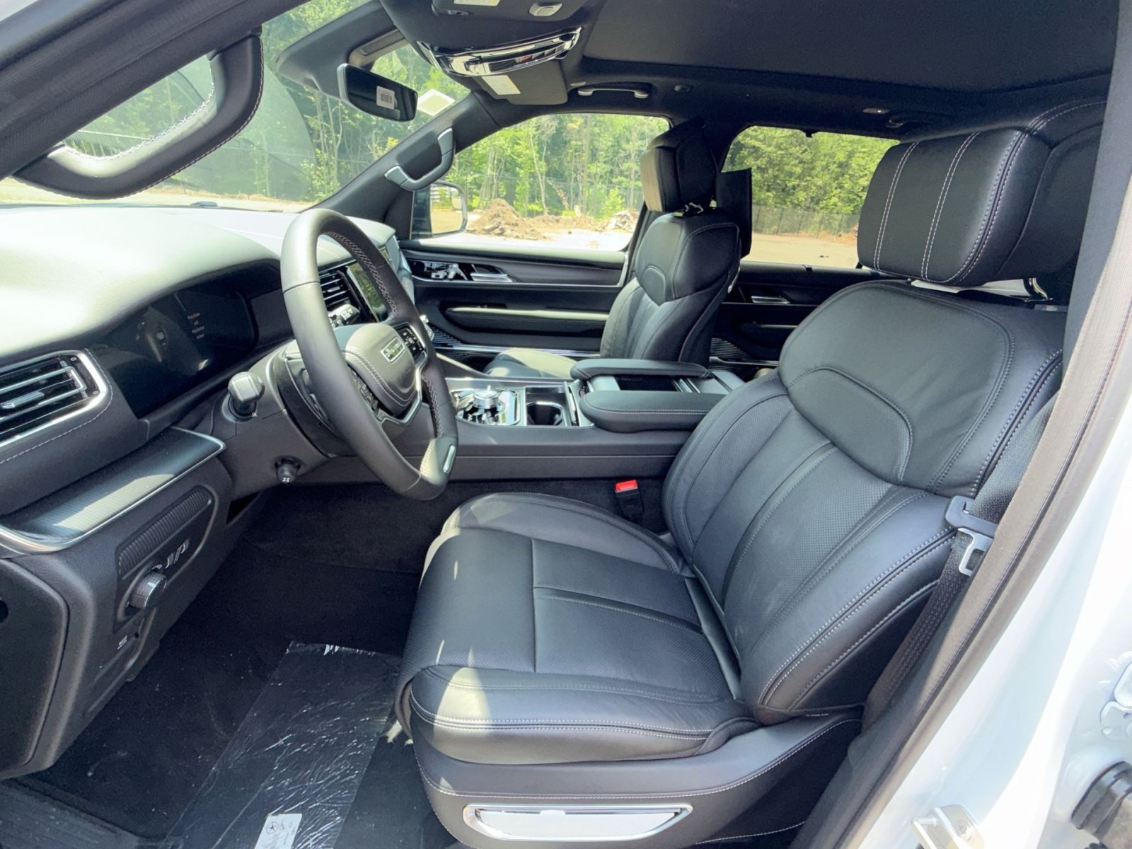 New 2026 Jeep Grand Wagoneer Summit w/ Rear Seat Video Group I AWD/4WD image 13
