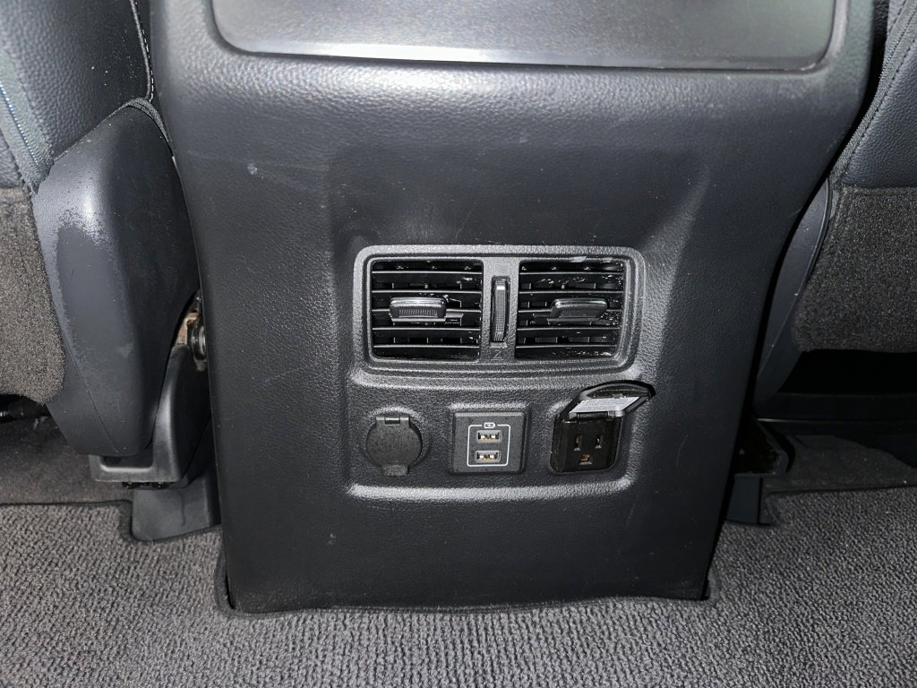 Used 2021 Nissan Titan SL w/ Moonroof Package image 21