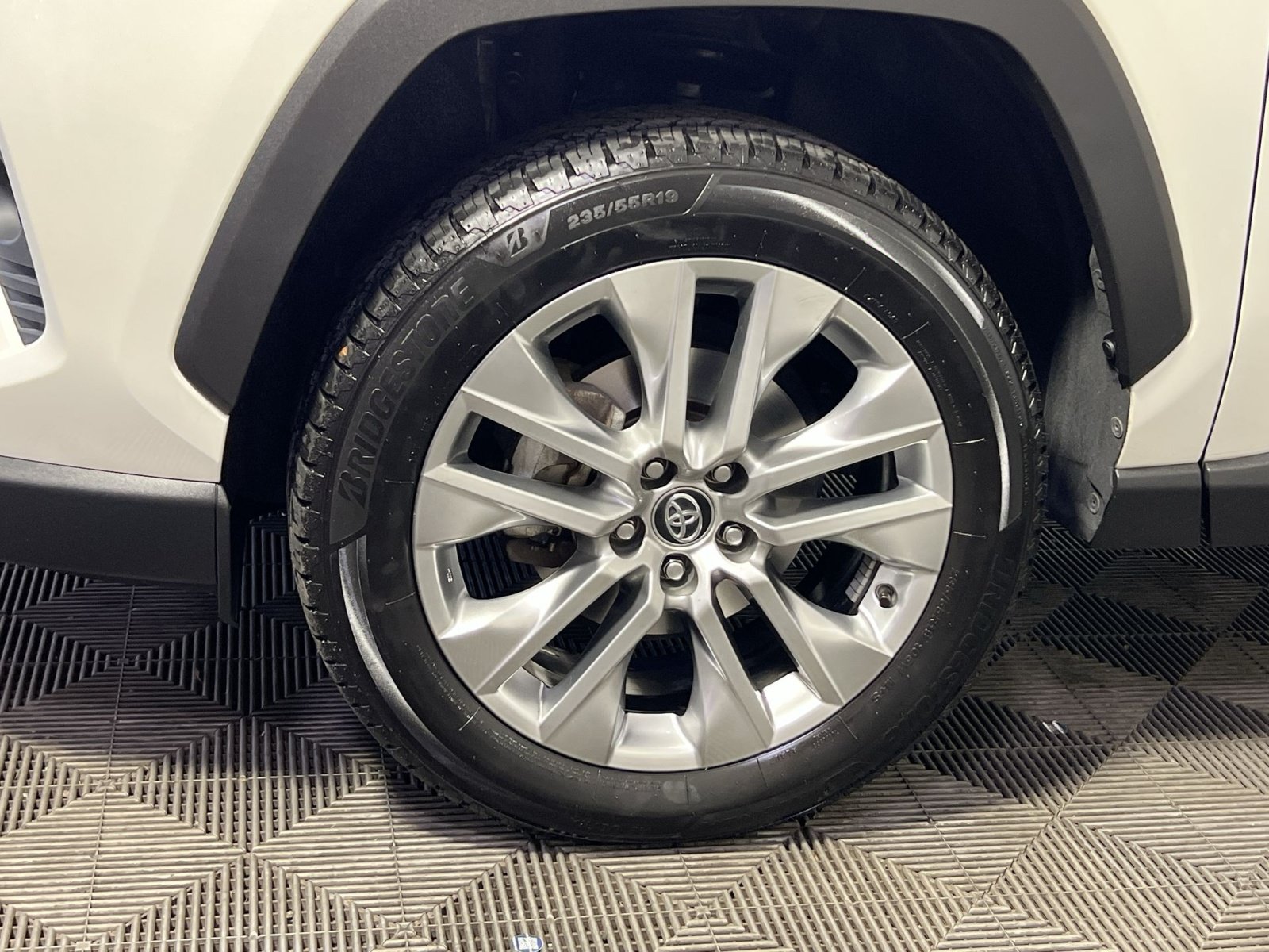 Used 2020 Toyota RAV4 Limited AWD/4WD image 12