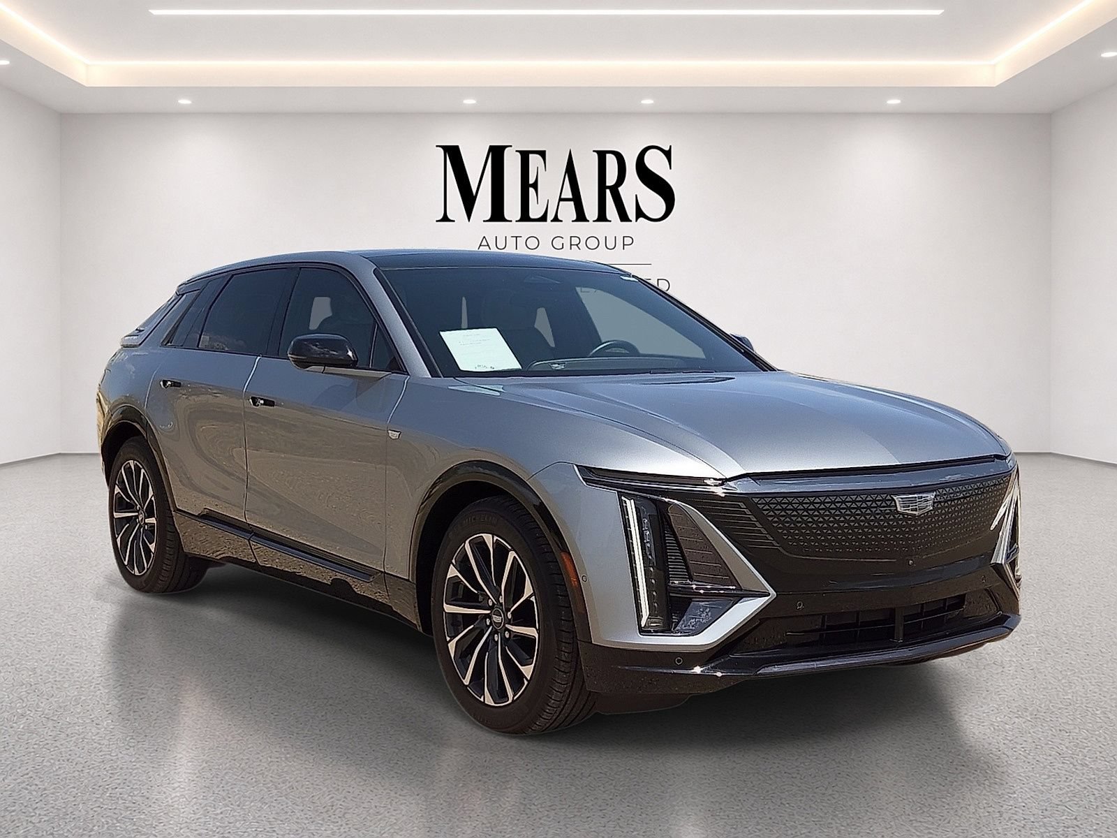 Used 2024 Cadillac Lyriq Sport RWD image 7