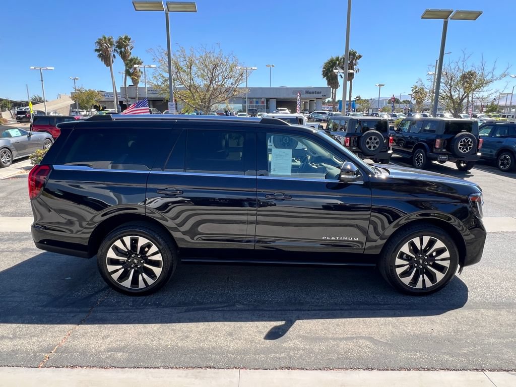 Used 2025 Ford Expedition Platinum w/ Driver's Package AWD/4WD image 9