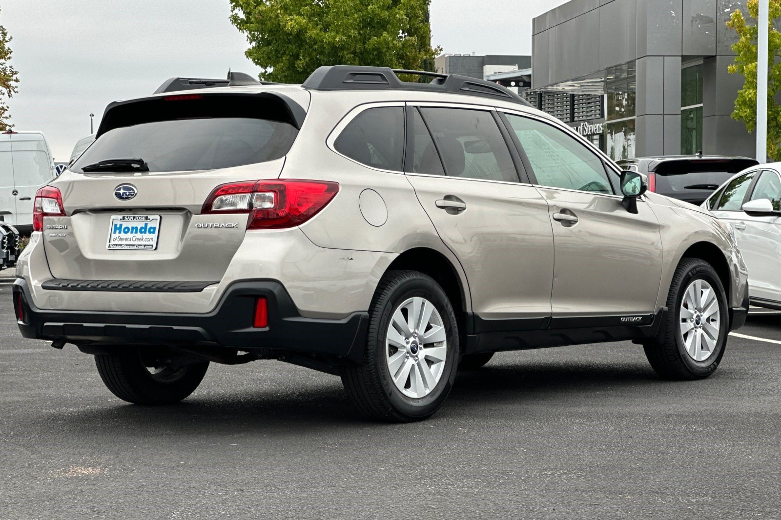 Used 2019 Subaru Outback 2.5i Premium w/ Popular Package #2 AWD/4WD image 8