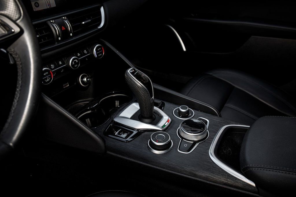 Used 2022 Alfa Romeo Giulia Sprint image 19