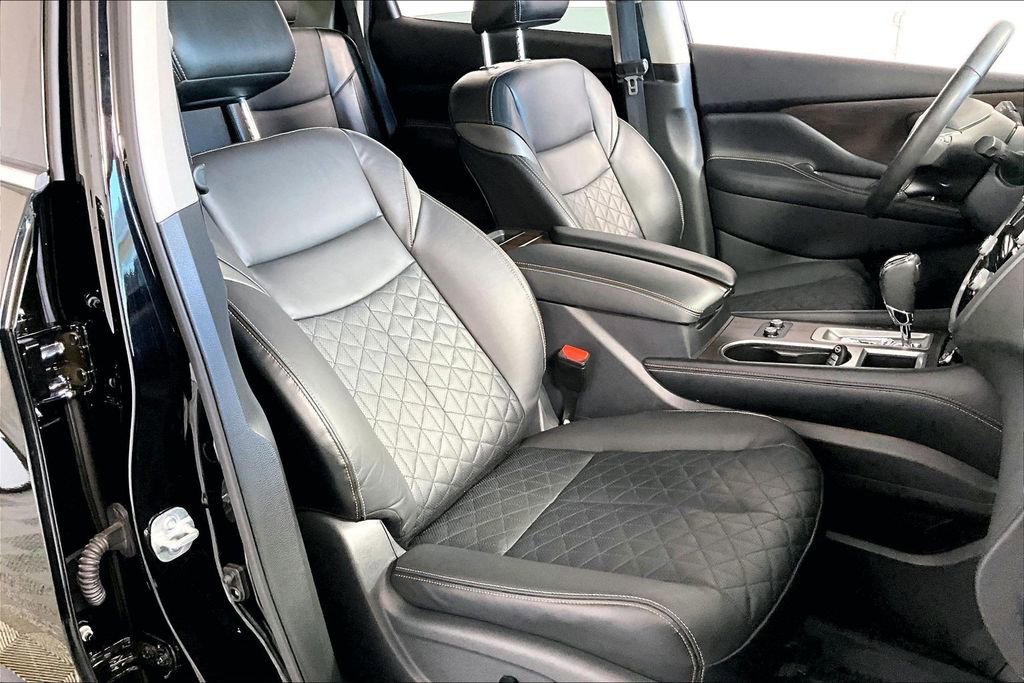 Used 2024 Nissan Murano Platinum w/ Cargo Package image 7