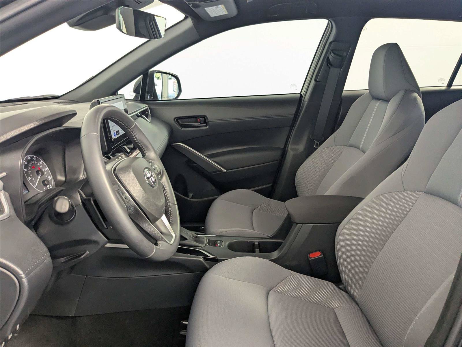 Used 2024 Toyota Corolla Cross AWD Hybrid image 12