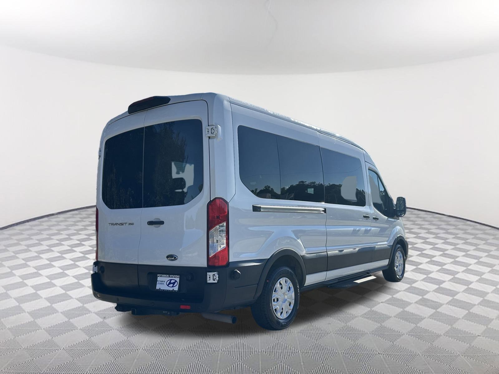 Used 2024 Ford Transit 350 XL image 7