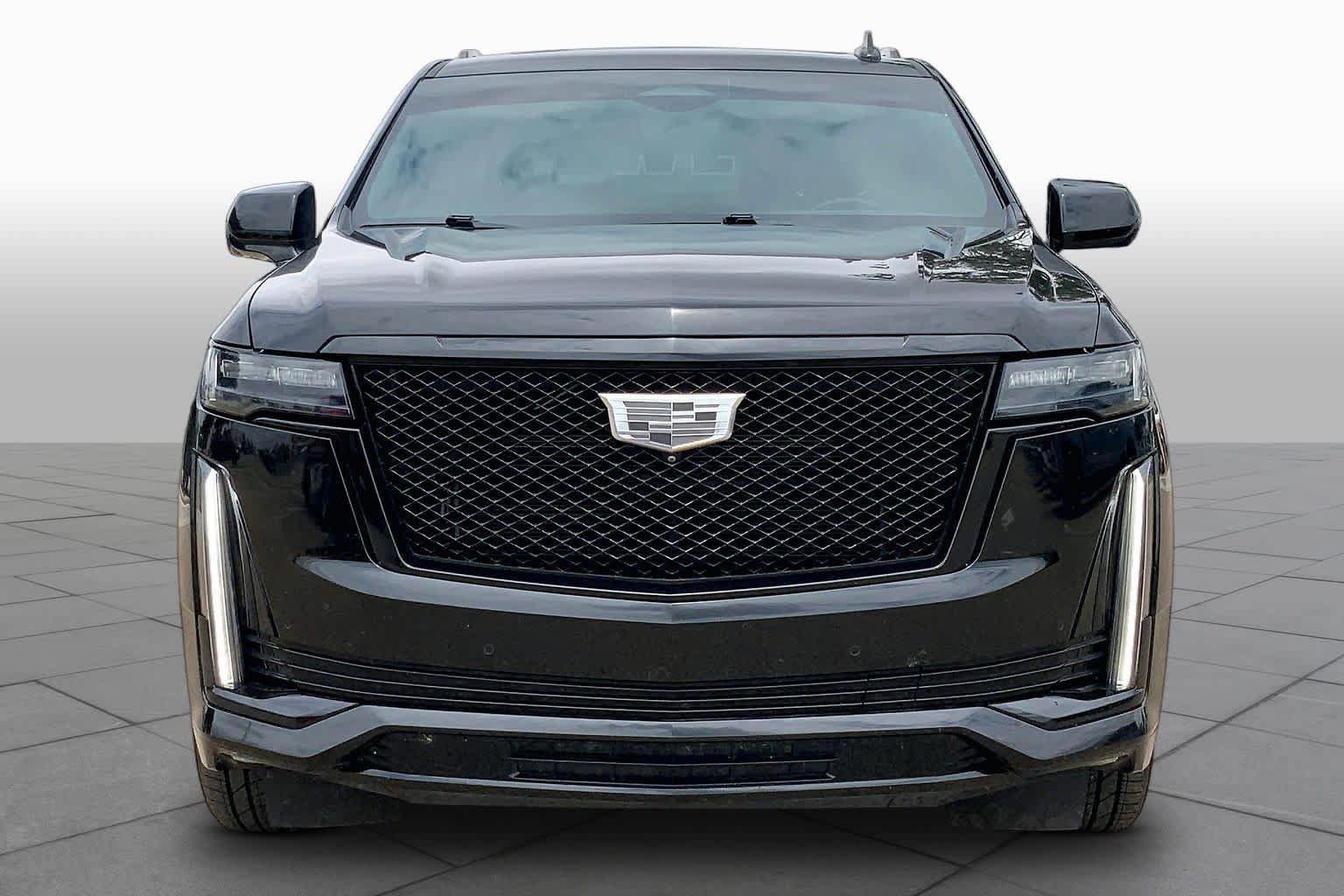 Used 2021 Cadillac Escalade Sport w/ Driver Assist Tech Package AWD/4WD image 4