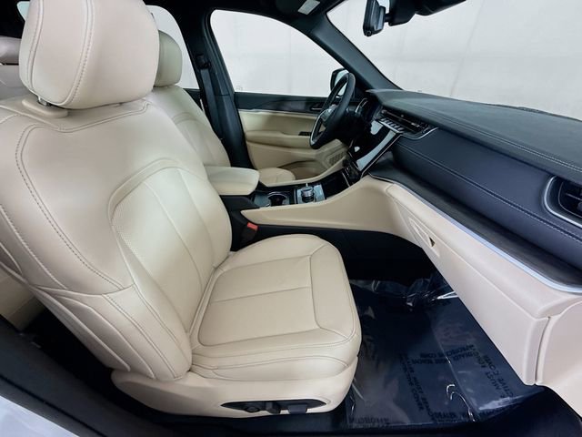 New 2025 Jeep Grand Cherokee L Limited w/ Luxury Tech Group II image 29
