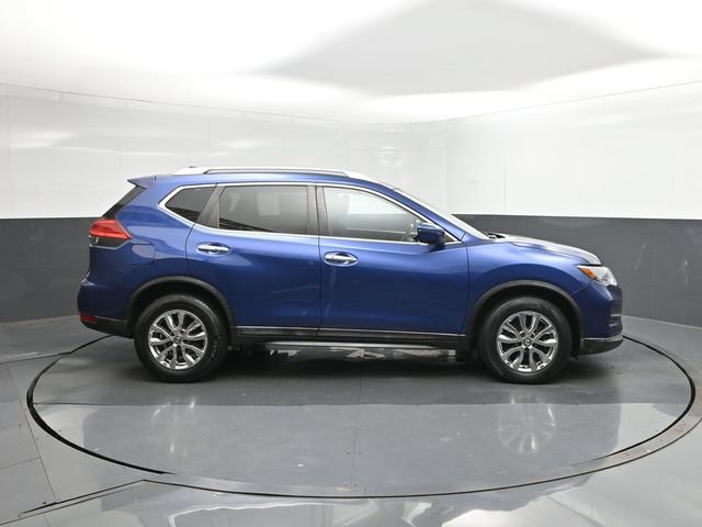 Used 2017 Nissan Rogue SV AWD/4WD image 15