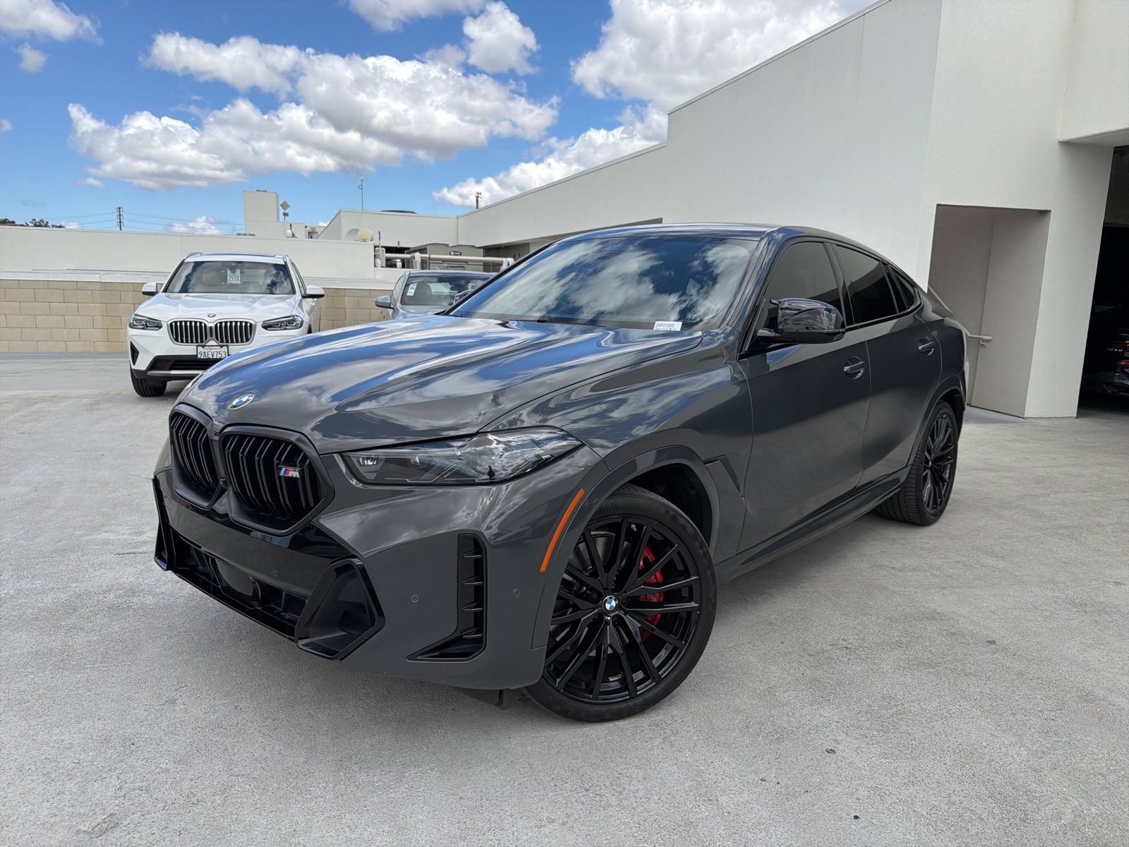 Certified 2024 BMW X6 M60i w/ Dynamic Handling Package AWD/4WD image 3