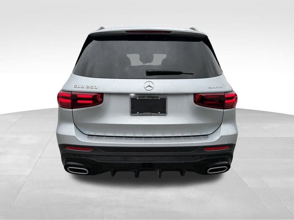 Used 2025 Mercedes-Benz GLB 250 GLB 250 image 4