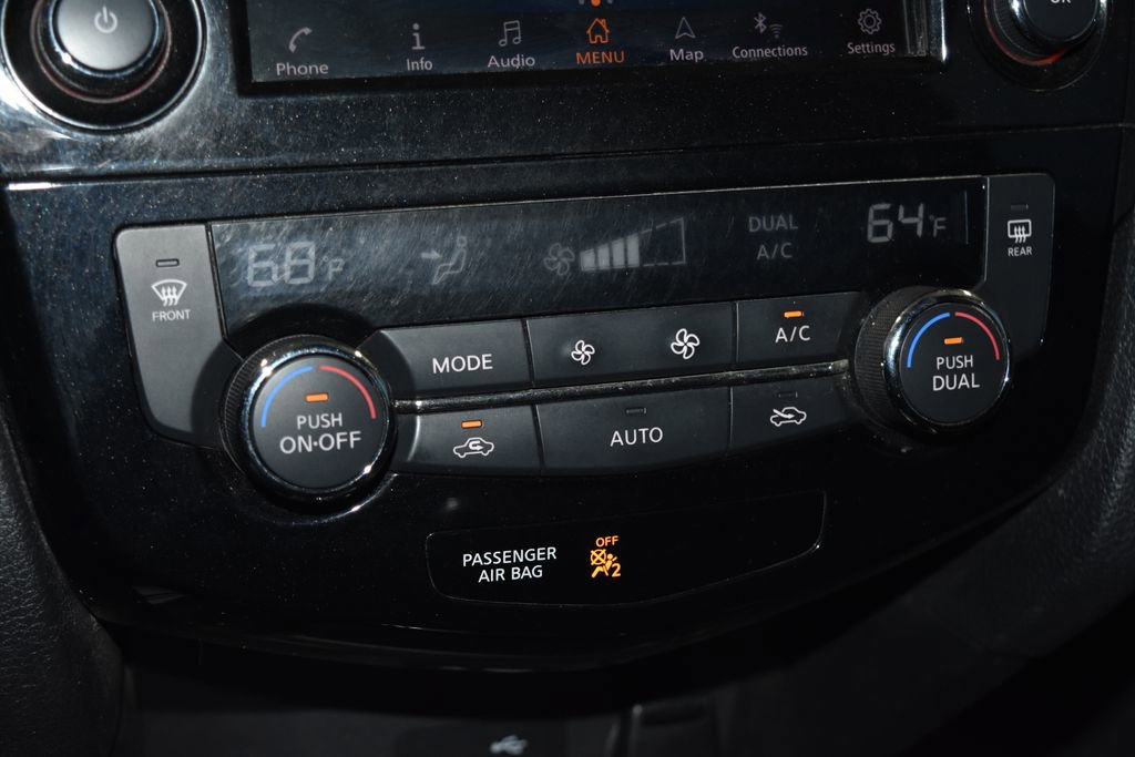 Used 2019 Nissan Rogue SV w/ Premium Package image 14