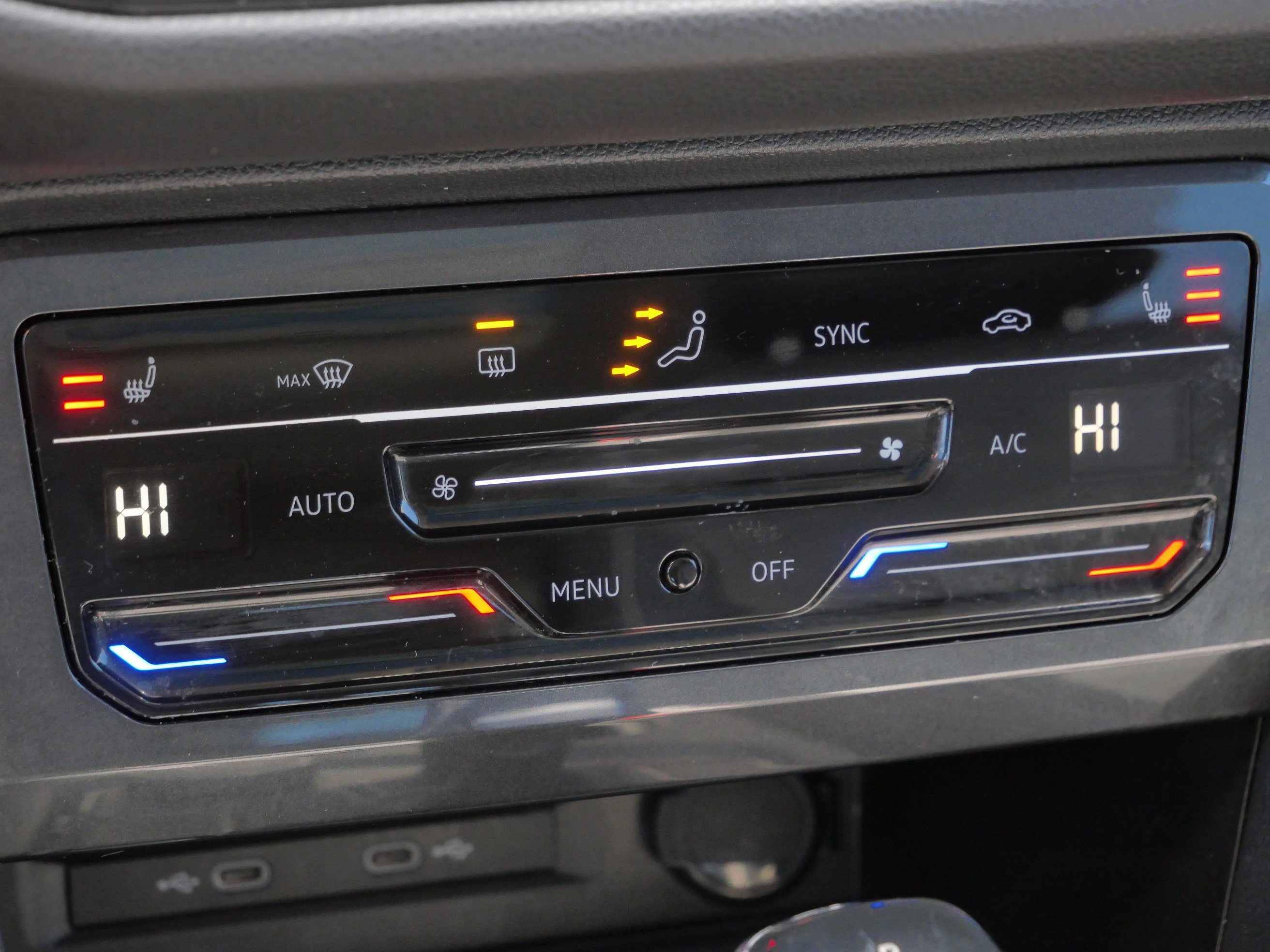 Certified 2022 Volkswagen Tiguan SE image 24