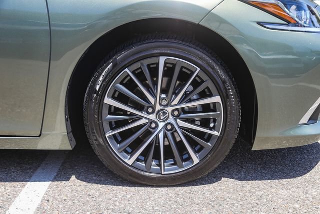 Used 2025 Lexus ES 350 w/ Premium Package FWD image 13