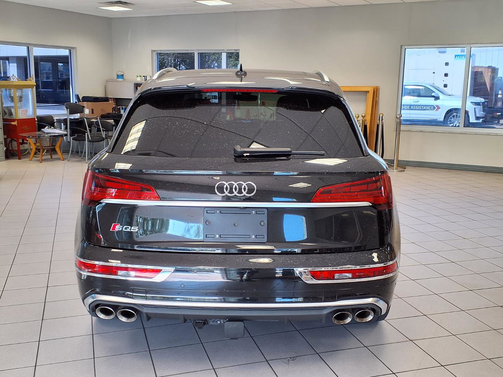Used 2023 Audi SQ5 Prestige AWD/4WD image 4