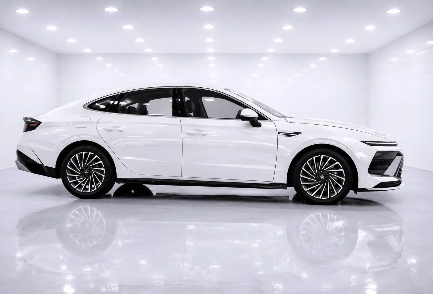 Used 2025 Hyundai Sonata SEL FWD image 6
