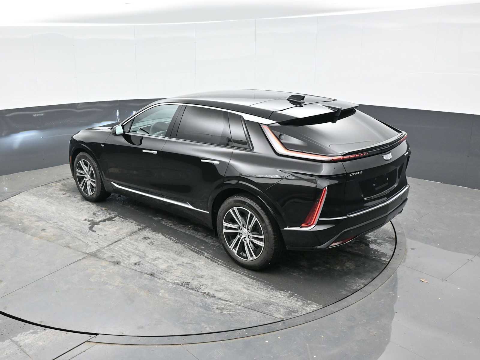 New 2025 Cadillac Lyriq Luxury image 24