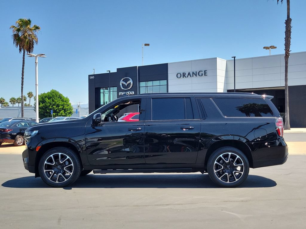 Used 2024 Chevrolet Suburban RST w/ Luxury Package AWD/4WD image 35