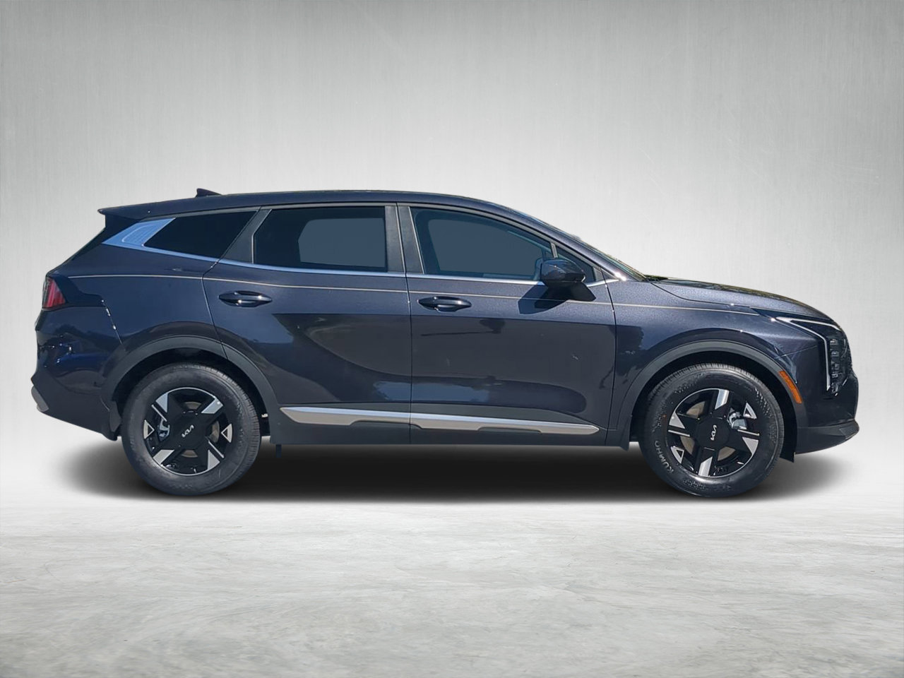 New 2026 Kia Sportage LX image 2