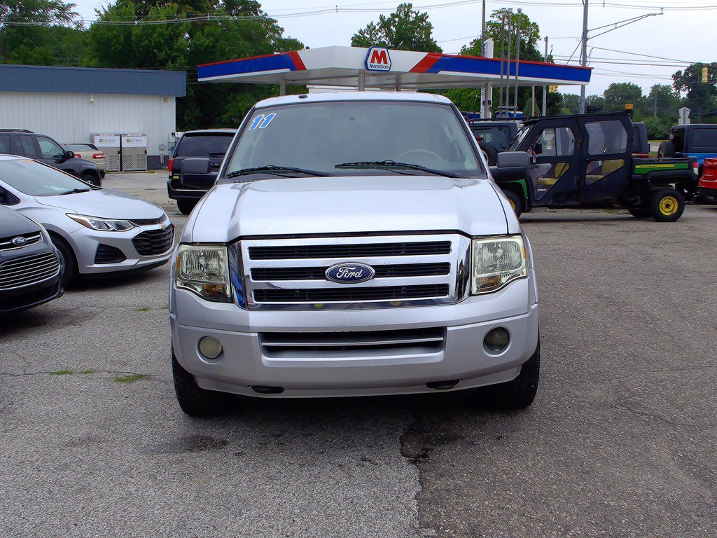 Used 2011 Ford Expedition XLT AWD/4WD image 2