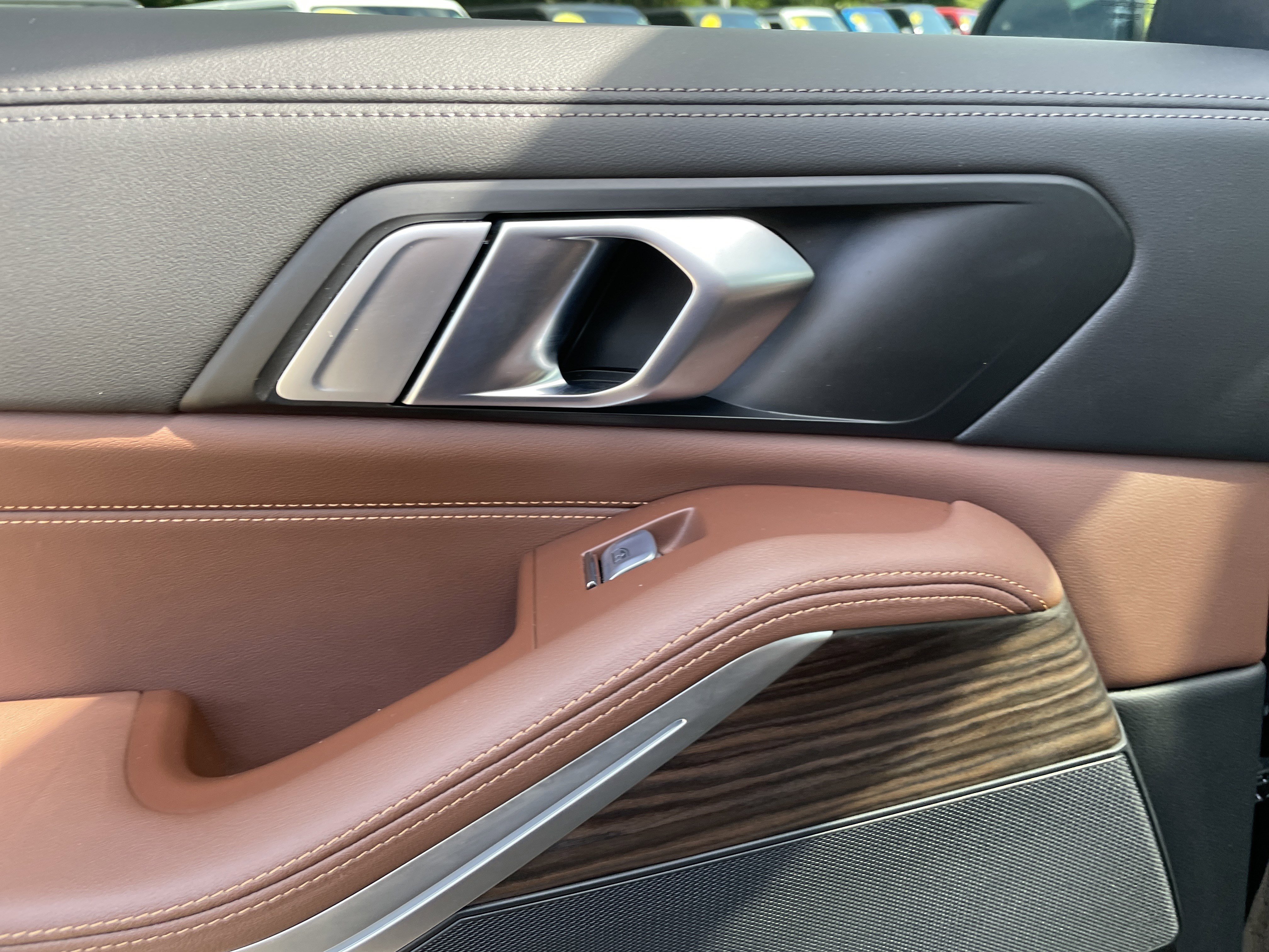 Used 2023 BMW X7 xDrive40i w/ Parking Assistance Package image 39