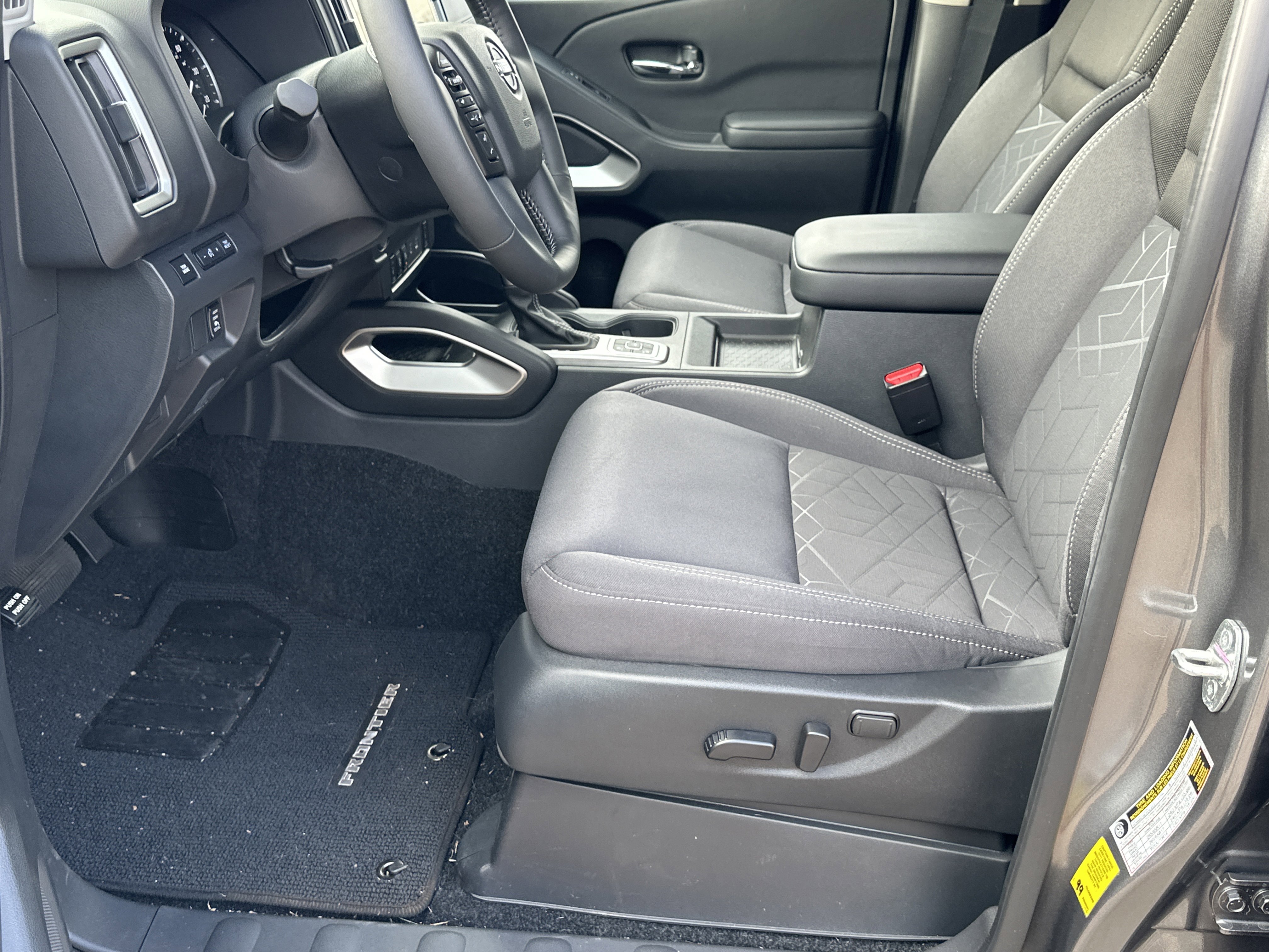 Used 2026 Nissan Frontier SV w/ SV Convenience Package image 9