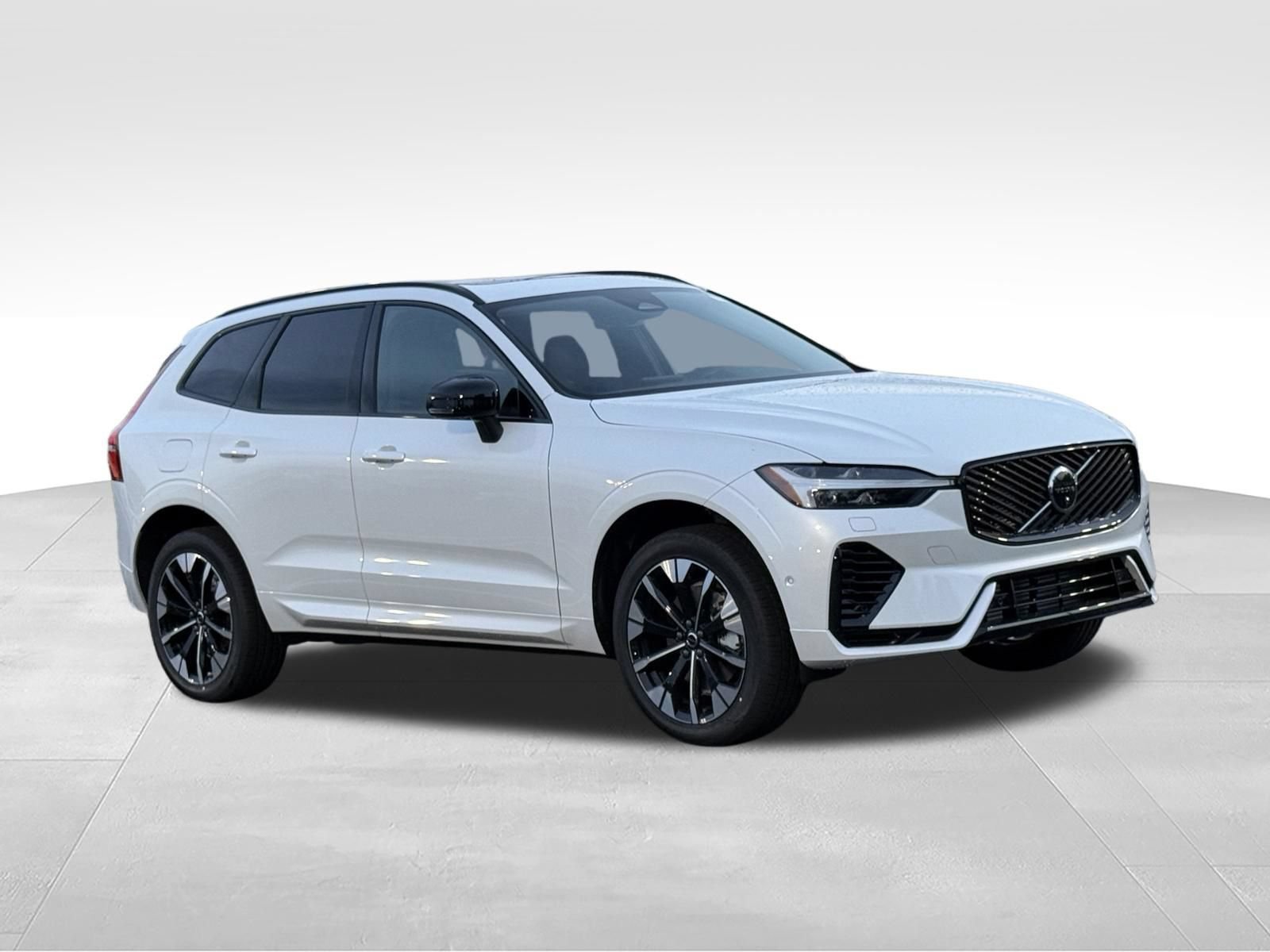 New 2026 Volvo XC60 T8 Plus w/ Climate Package PRO AWD/4WD image 8