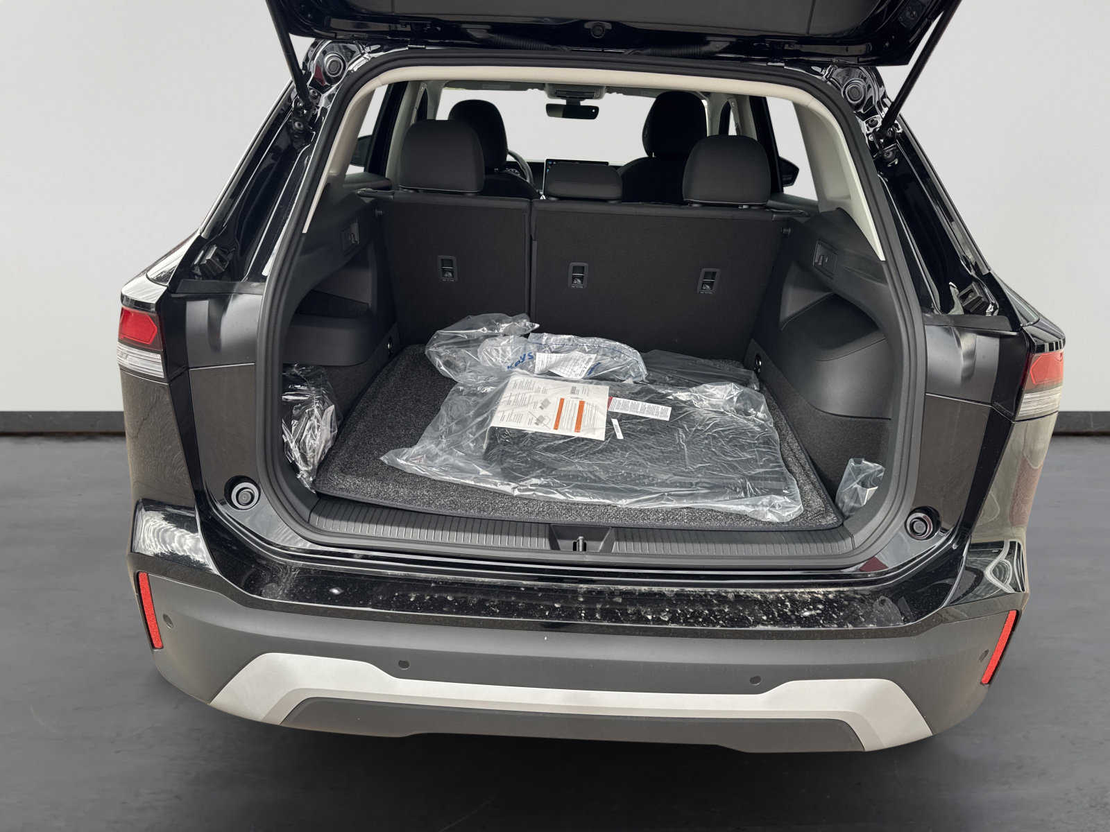 New 2026 Volkswagen Tiguan S FWD image 6