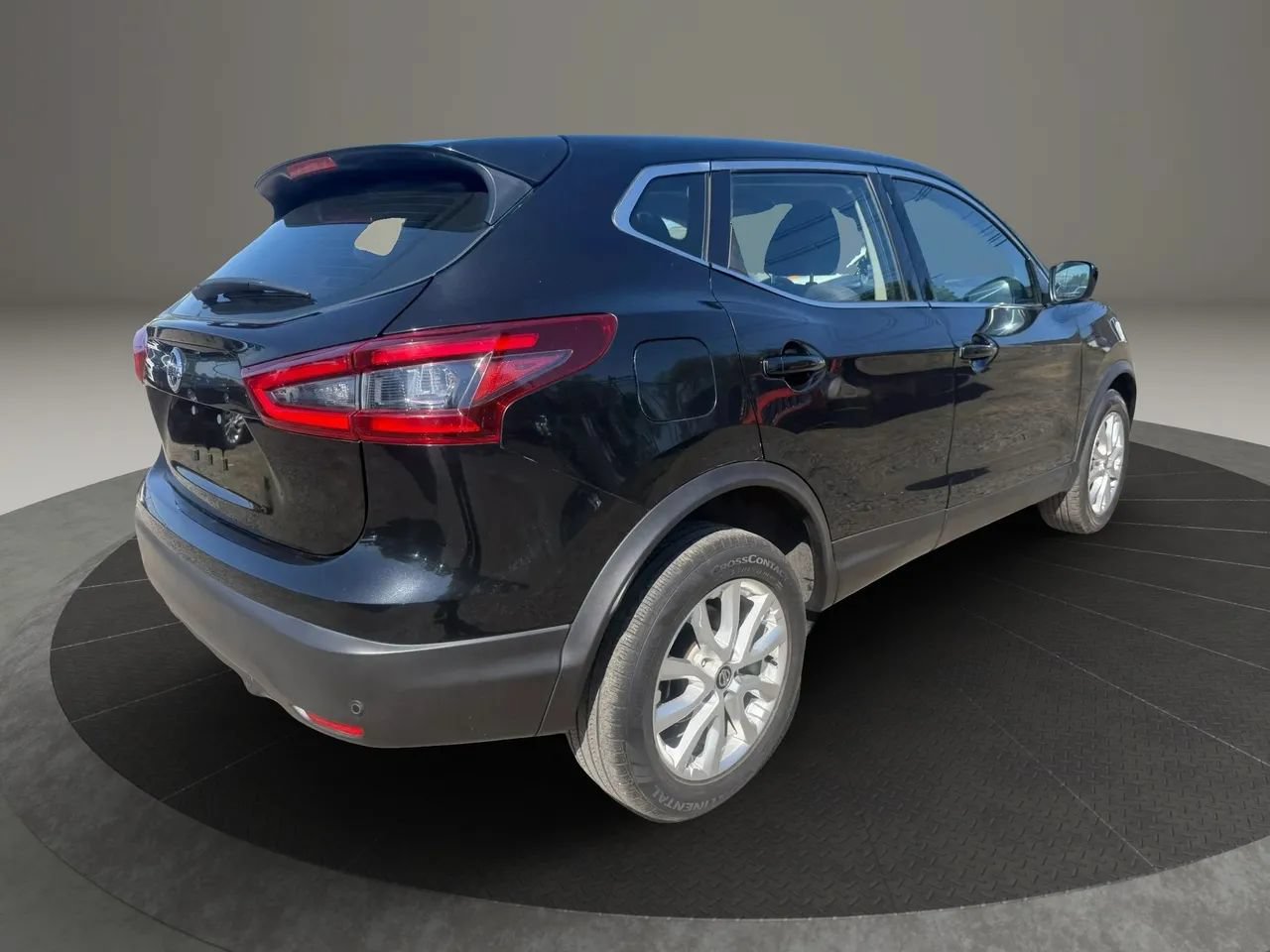 Used 2021 Nissan Rogue Sport S FWD image 5