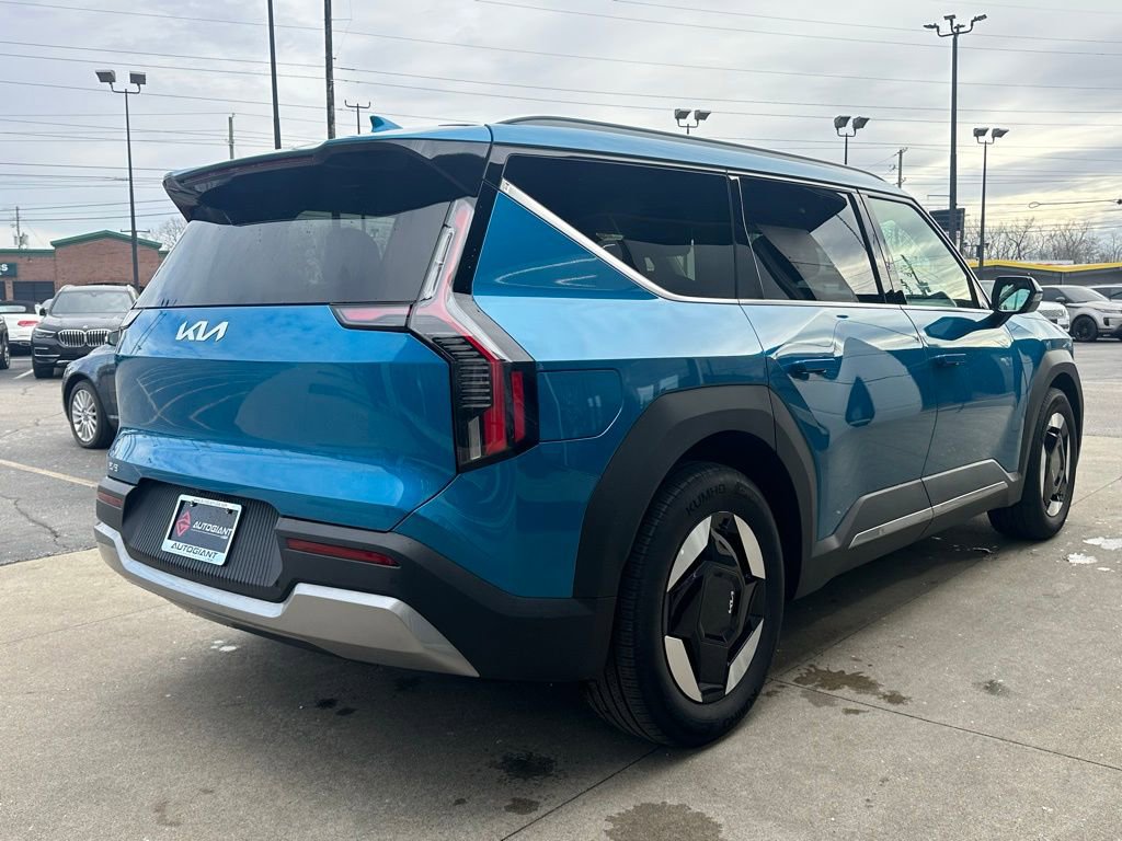 Used 2025 Kia EV9 Wind image 7